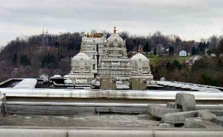Venkateswara Temple Pittsburgh © PittsburghIndia.com